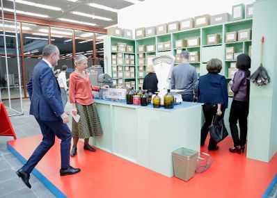 Am 26. September 2017 nahm Kunst- und Kulturminister Thomas Drozda (l.) an der Ausstellungser&ouml;ffnung "Duett mit K&uuml;nstler_innen" teil.