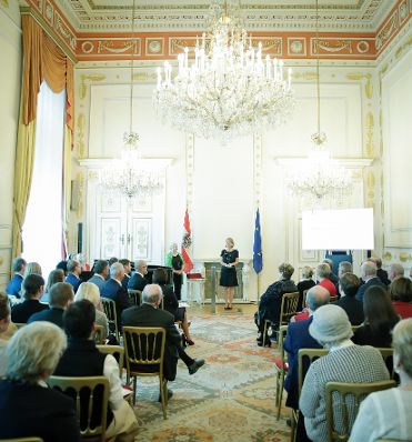 Am 27. September 2017 bestellte der Bundeskanzler Vertreterinnen und Vertreter der Wirtschaft zu Mitgliedern der bei der Bundesanstalt &quot;Statistik &Ouml;sterreich&quot; eingerichteten Wirtschaftskurie.