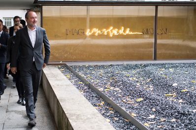 Am 30. September 2017 besuchte Kunst- und Kulturminister Thomas Drozda (im Bild) das Museum &quot;Maison Europ&eacute;enne de la Photographie&quot; in Paris.