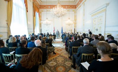 Am 2. November 2017 verlieh Kunst- und Kulturminister Thomas Drozda den &Ouml;sterreichischen Staatspreis f&uuml;r Kunstkritik an Nina Schedlmayer.