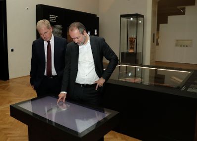 Am 3. November 2017 besuchte Kunst- und Kulturminister Thomas Drozda (im Bild) das Weltmuseum Wien.