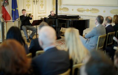 Am 5. Dezember 2017 &uuml;berreichte Kunst- und Kulturminister Thomas Drozda das &Ouml;sterreichische Ehrenkreuz f&uuml;r Wissenschaft und Kunst I. Klasse an Alexander Potyka.