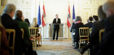 Am 5. Dezember 2017 &uuml;berreichte Kunst- und Kulturminister Thomas Drozda das &Ouml;sterreichische Ehrenkreuz f&uuml;r Wissenschaft und Kunst I. Klasse an Alexander Potyka.