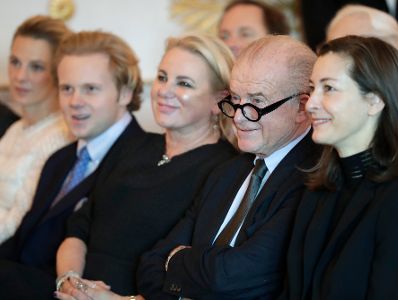 Am 14. Dezember 2017 &uuml;berreichte Kunst- und Kulturminister Thomas Drozda das &Ouml;sterreichische Ehrenkreuz f&uuml;r Wissenschaft und Kunst an Rudolf Klausnitzer.