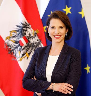 Karoline Edtstadler, Bundesministerin im Bundeskanzleramt
