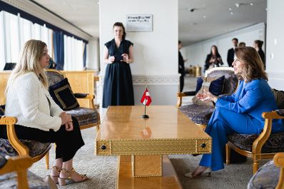 Am 16. Juli 2024 reiste Bundesministerin Karoline Edtstadler (r.) zu einem mehrt&auml;gigen Arbeitsbesuch nach New York. Im Bild mit Ivanka Zivkovic (l.).