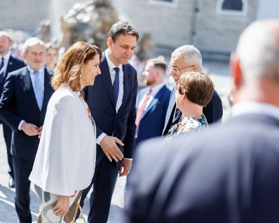 Am 26. Juli 2024 besuchte Bundesministerin Karoline Edtstadler (m.l.) die Er&ouml;ffnung der Salzburger Festspiele. Im Bild mit Bundespr&auml;sident Alexander Van der Bellen (m.r.).