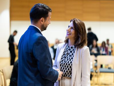 Am 26. August 2024 nahm Bundesministerin Karoline Edtstadler (r.) an dem mehrt&auml;gigen &bdquo;European Forum Alpbach 2024&ldquo; teil.