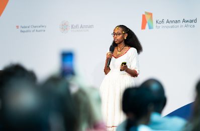 Am 04. September 2024 wurde in der Wiener Hofburg von Bundesministerin Karoline Edtstadler gemeinsam mit Bernhard Kowatsch, Leiter des UN World Food Programms &bdquo;Innovation Accelerators&ldquo; der &bdquo;Kofi Annan Award for Innovation in Africa&ldquo; verliehen.