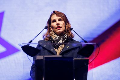 Am 7. Oktober 2024 nahm Bundesministerin Karoline Edtstadler (im Bild) an einer Gedenkveranstaltung der Israelitischen Kultusgemeinde teil.