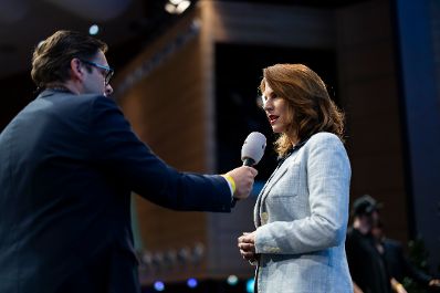 Am 21. Oktober 2024 nahm Bundesministerin Karoline Edtstadler (r.) am Salzburg Summit teil.