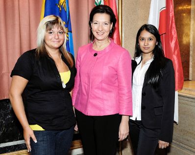 Bundesministerin f&uuml;r Frauenangelegenheiten und &Ouml;ffentlichen Dienst, Gabriele Heinisch-Hosek beim 1. LehrlingausbildnerInnentag des Bundes.