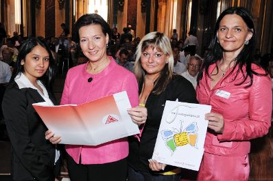 Bundesministerin f&uuml;r Frauenangelegenheiten und &Ouml;ffentlichen Dienst, Gabriele Heinisch-Hosek beim 1. LehrlingausbildnerInnentag des Bundes.