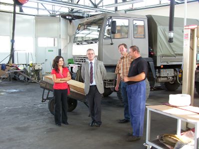 Am 7. September 2009 besuchte die Bundesministerin f&uuml;r Frauen und &ouml;ffentlichen Dienst, Gabriele Heinisch-Hosek die Bundesheerlehrwerkst&auml;tte Wels.