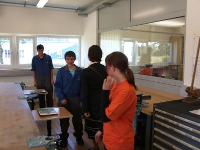 Am 7. September 2009 besuchte die Bundesministerin f&uuml;r Frauen und &ouml;ffentlichen Dienst, Gabriele Heinisch-Hosek die Bundesheerlehrwerkst&auml;tte Wels.