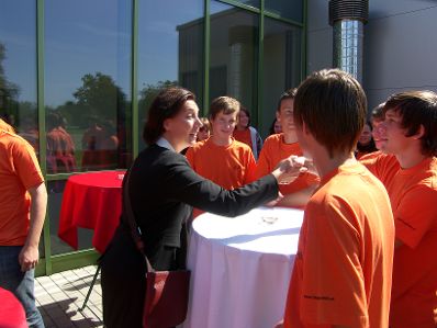 Am 7. September 2009 besuchte die Bundesministerin f&uuml;r Frauen und &ouml;ffentlichen Dienst, Gabriele Heinisch-Hosek die Bundesheerlehrwerkst&auml;tte Wels.