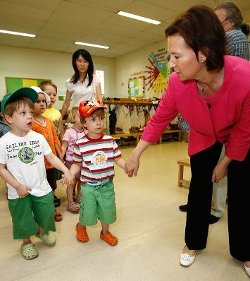 Am 16. Juli 2009 besuchte Frauenministerin Gabriele Heinisch-Hosek den Betriebskindergarten des Bundeskanzleramts.