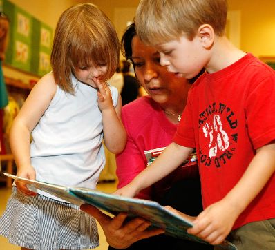 Am 16. Juli 2009 besuchte Frauenministerin Gabriele Heinisch-Hosek den Betriebskindergarten des Bundeskanzleramts.