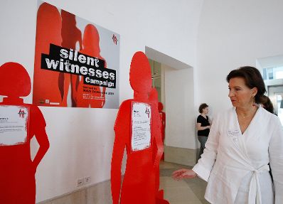 Er&ouml;ffnung der 11. WAVE-Konferenz durch Bundesministerin Gabriele Heinisch-Hosek in der Technischen Universit&auml;t Wien.
