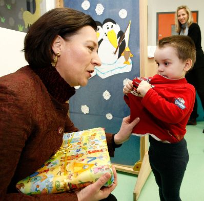 Am 21. J&auml;nner 2010 besuchte Bundesministerin f&uuml;r Frauenangelegenheiten und &Ouml;ffentlichen Dienst Gabriele Heinisch-Hosek das T-Mobile Center in Wien.