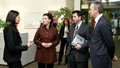 Am 21. J&auml;nner 2010 besuchte Bundesministerin f&uuml;r Frauenangelegenheiten und &Ouml;ffentlichen Dienst Gabriele Heinisch-Hosek das T-Mobile Center in Wien.