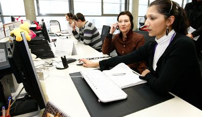 Am 21. J&auml;nner 2010 besuchte Bundesministerin f&uuml;r Frauenangelegenheiten und &Ouml;ffentlichen Dienst Gabriele Heinisch-Hosek das T-Mobile Center in Wien.