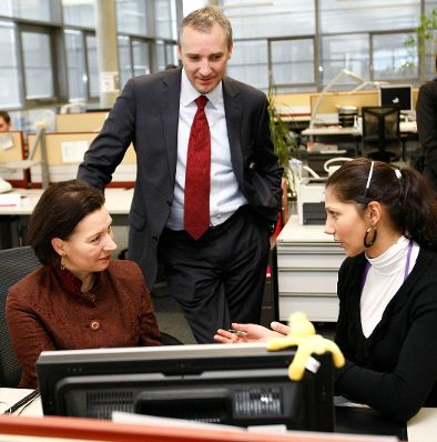 Am 21. J&auml;nner 2010 besuchte Bundesministerin f&uuml;r Frauenangelegenheiten und &Ouml;ffentlichen Dienst Gabriele Heinisch-Hosek das T-Mobile Center in Wien.