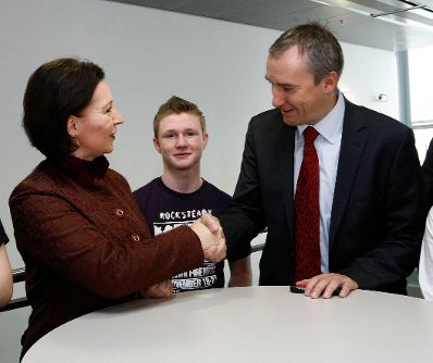 Am 21. J&auml;nner 2010 besuchte Bundesministerin f&uuml;r Frauenangelegenheiten und &Ouml;ffentlichen Dienst Gabriele Heinisch-Hosek das T-Mobile Center in Wien.