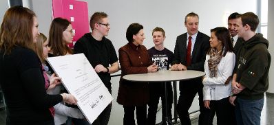 Am 21. J&auml;nner 2010 besuchte Bundesministerin f&uuml;r Frauenangelegenheiten und &Ouml;ffentlichen Dienst Gabriele Heinisch-Hosek das T-Mobile Center in Wien.