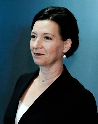 Am 7. Juni 2010 besuchte Frauenministerin Gabriele Heinisch-Hosek den IBM-Betrieb &Ouml;sterreich in Wien.