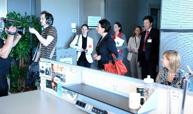 Am 7. Juni 2010 besuchte Frauenministerin Gabriele Heinisch-Hosek den IBM-Betrieb &Ouml;sterreich in Wien.