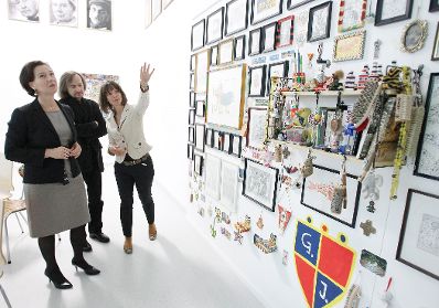 Am 23. September 2010 besuchte Frauenministerin Gabriele Heinisch-Hosek das Art Brut Museum in Maria Gugging.