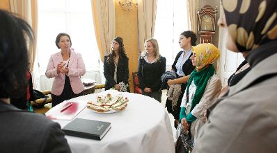 Empfang bei Frauenministerin Gabriele Heinisch-Hosek (L) zum Thema Frauenplattform T&uuml;rkei - &Ouml;sterreich am 14. September 2010 im Bundeskanzleramt.