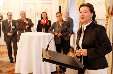 Am 16. September 2010 empfing die Beamtenministerin Gabriele Heinisch-Hosek die Teilnehmerinnen und Teilnehmer der Tagung der &Ouml;sterreichischen Verwaltungswissenschaftlichen Gesellschaft (&Ouml;VG) im Bundeskanzleramt.