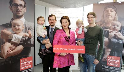 Frauenministerin Gabriele Heinisch-Hosek lud zur &quot;Pr&auml;sentation Kampagne: Echte M&auml;nner gehen in Karenz&quot;.