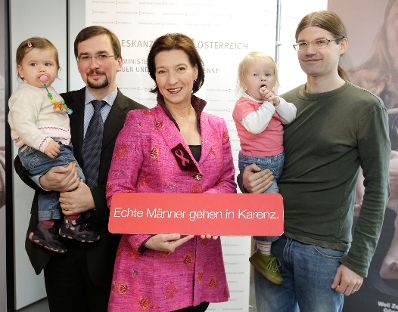Frauenministerin Gabriele Heinisch-Hosek lud zur &quot;Pr&auml;sentation Kampagne: Echte M&auml;nner gehen in Karenz&quot;.