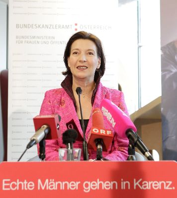 Frauenministerin Gabriele Heinisch-Hosek lud zur &quot;Pr&auml;sentation Kampagne: Echte M&auml;nner gehen in Karenz&quot;.