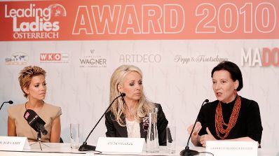 Am 8. Juni 2010 fand in eine Pressekonferenz anl&auml;sslich der Verleihung der &quot;Leading Ladies Awards 2010&quot; statt. Im Bild (v.L.n.R.) Awardpreistr&auml;gerin der Sonderkategorie &quot;Frau des Jahres&quot; Sylvie van der Vaart, &quot;Madonna&quot;-Herausgeberin Uschi Fellner und Frauenministerin Gabriele Heinisch-Hosek.