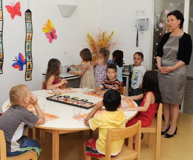 Am 22. Juni 2011 besuchte Frauenministerin Gabriele Heinisch-Hosek im Rahmen eines Bundesl&auml;ndertages in Wien, den geschlechtssensiblen Kindergarten in Meidling.