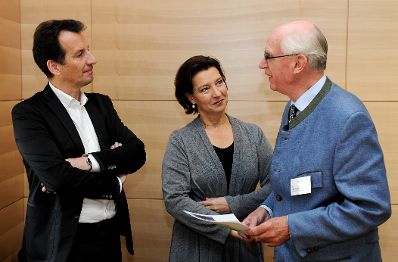 Am 7. November 2011 Bundesministerin Gabriele Heinisch-Hosek- Besuch SeniorInnentreffpunkt Hauptbibliothek.