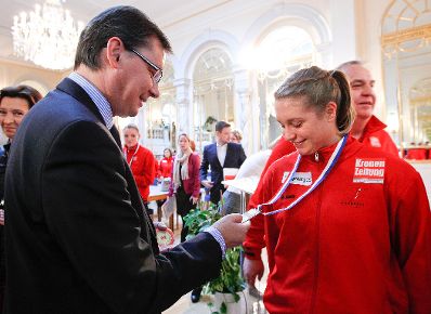 Am 18. Oktober 2011 Bundesminister f&uuml;r Landesverteidigung und Sport Norbert Darabos bei der Pressekonferenz des Vereins &quot;100% Sport&quot;.
