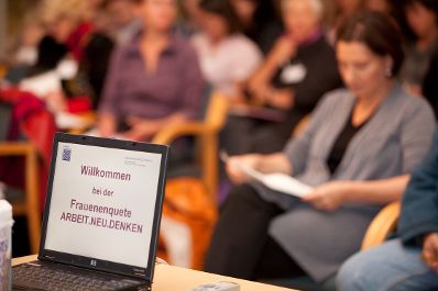 Am 7. Oktober 2011 er&ouml;ffnete Frauenministerin Gabriele Heinisch-Hosek die Frauenenquete ARBEIT.NEU.DENKEN im Schloss Laudon.