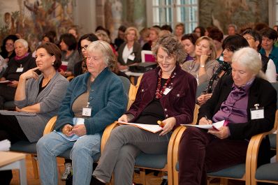 Am 7. Oktober 2011 er&ouml;ffnete Frauenministerin Gabriele Heinisch-Hosek die Frauenenquete ARBEIT.NEU.DENKEN im Schloss Laudon.