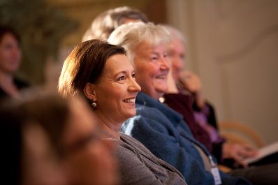 Am 7. Oktober 2011 er&ouml;ffnete Frauenministerin Gabriele Heinisch-Hosek (l.) die Frauenenquete ARBEIT.NEU.DENKEN im Schloss Laudon.