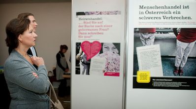 17. Oktober 2011 Bundesministerin Gabriele Heinisch-Hosek bei der Veranstaltung &quot;Gemeinsam gegen Menschenhandel&quot;.