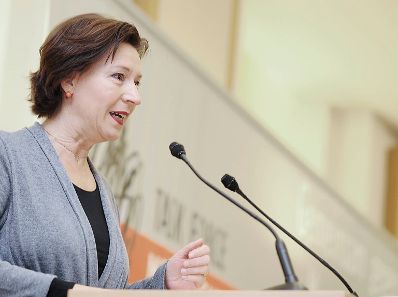17. Oktober 2011 Bundesministerin Gabriele Heinisch-Hosek bei der Veranstaltung &quot;Gemeinsam gegen Menschenhandel&quot;.