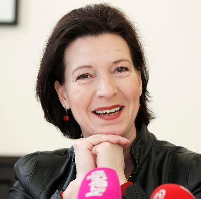 Am 14. M&auml;rz 2011 fand im Cafe Griensteidl die Pressekonferenz zur gro&szlig;en Frauentagsdemo am 19. M&auml;rz statt. Im Bild Frauenministerin Heinisch-Hosek.