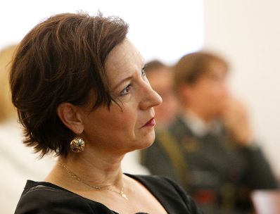 Am 12. Oktober 2011 sprach Frauenministerin Gabriele Heinisch-Hosek Abschlussworte beim Symposium &quot;WoMen Serving Together&quot; in der Landesverteidigungsakademie in Wien.
