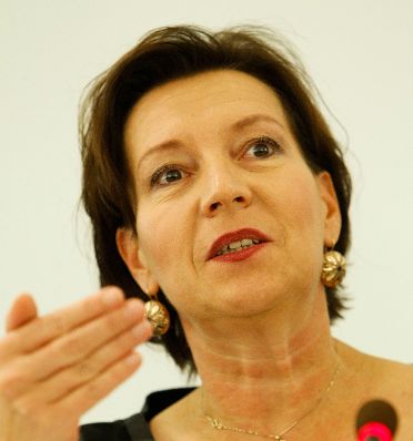 Am 12. Oktober 2011 sprach Frauenministerin Gabriele Heinisch-Hosek Abschlussworte beim Symposium &quot;WoMen Serving Together&quot; in der Landesverteidigungsakademie in Wien.