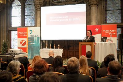 Am 28. M&auml;rz 2011 &uuml;bergab die Bundesministerin f&uuml;r den &ouml;ffentlichen Dienst, Gabriele Heinisch-Hosek die Verwaltungspreise 2010/2011 im Wiener Rathaus.